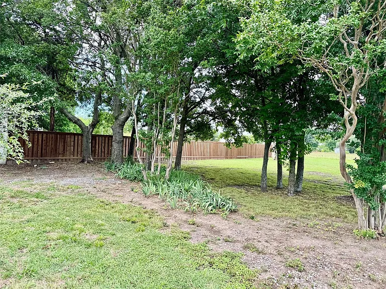 1197 FM 697 — Photo 39
