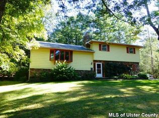 39 Whitney Dr, Woodstock, NY 12498