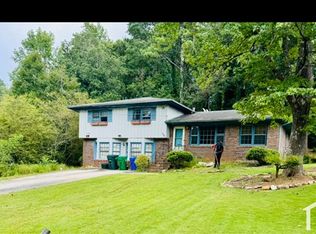 725 San Miguel Dr, Stone Mountain, GA 30083