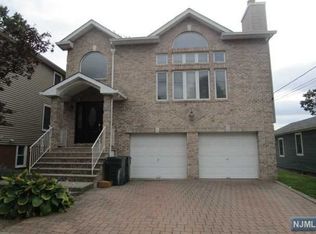 742 3rd Ave #2, Lyndhurst, NJ 07071