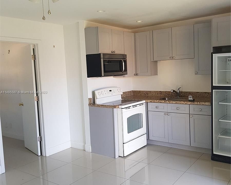 1st image of 101 NE 41st St APT C50