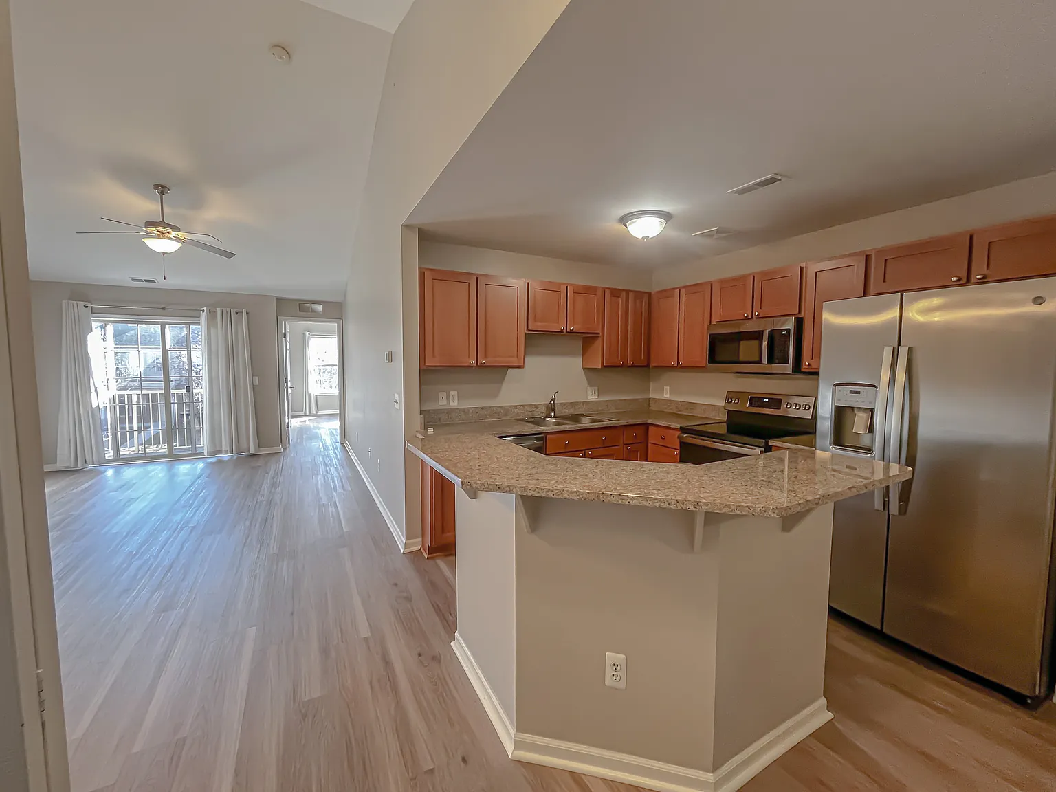 2 bed, 1326 sqft, $1,800 — Photo 4