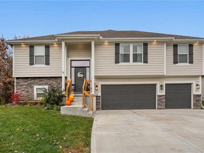 1283 NW Lindenwood Dr, Grain Valley, MO, 64029