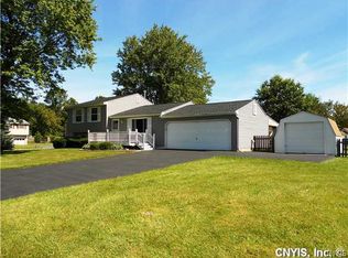 8096 Thurston Dr N, Cicero, NY 13039