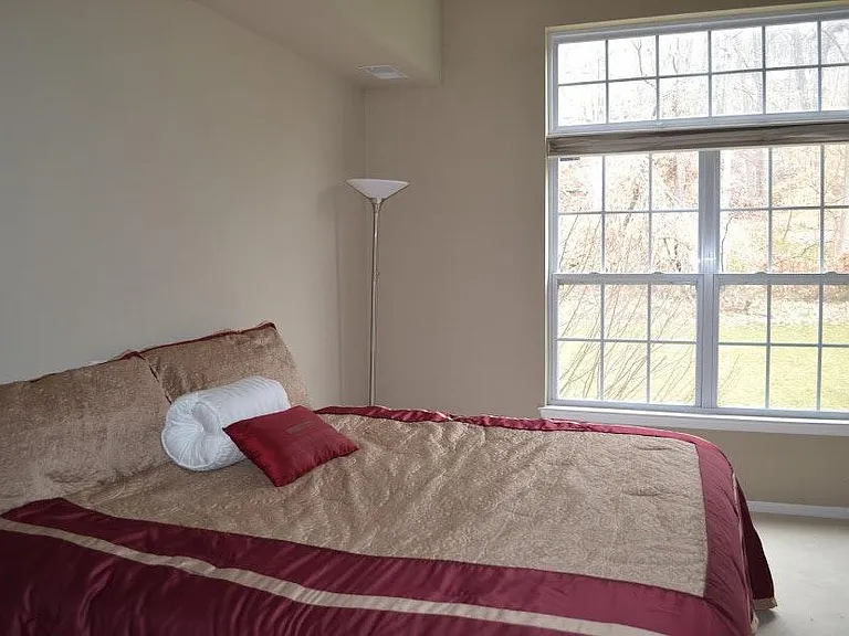 124 Wallace Ct — Photo 6
