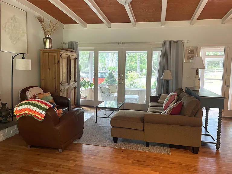 9 Albertines Ln — Photo 14
