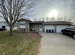 221 24th St NW, Faribault, MN 55021