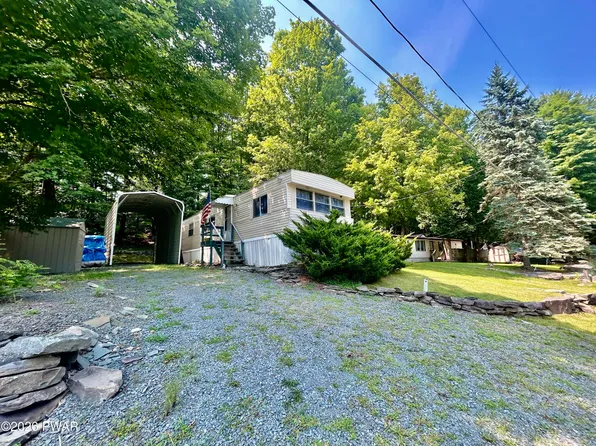 160 Oak Dr, Greentown, PA 18426