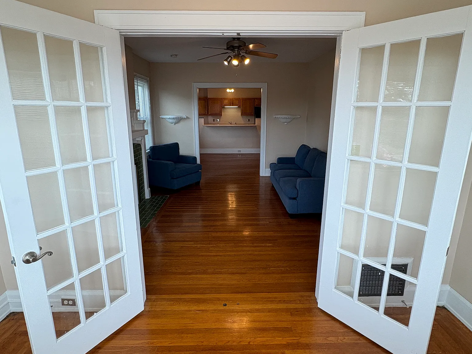 1 bed, 1000 sqft, $1,375 — Photo 3