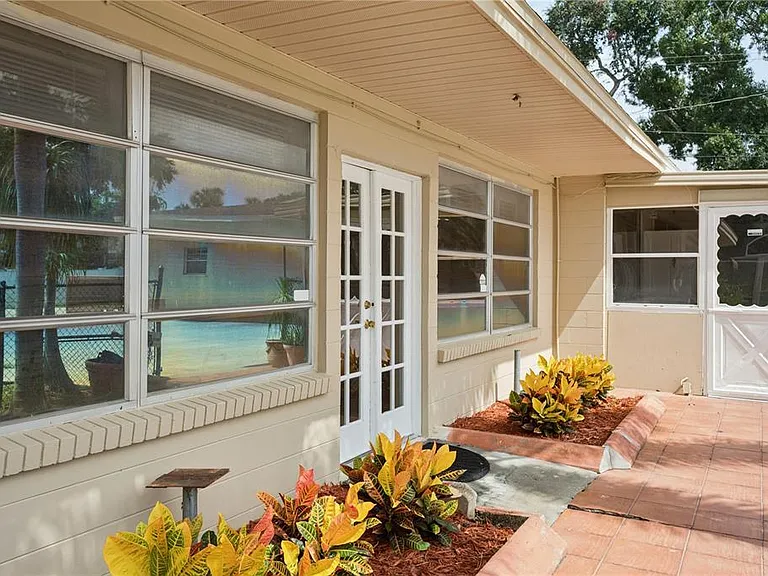 4701 N Habana Ave — Photo 3