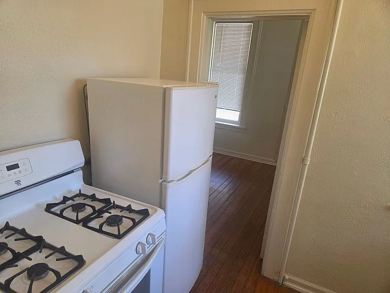 834 N Clarkson St — Photo 12
