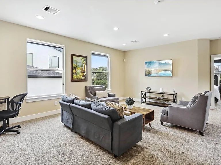 3803 Charleston St #1/2 — Photo 2