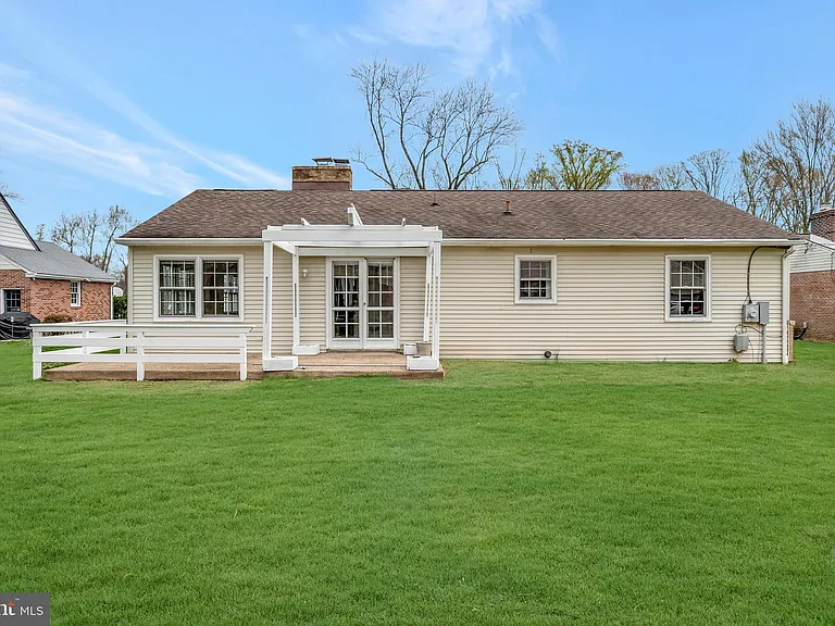 719 Halstead Rd — Photo 23