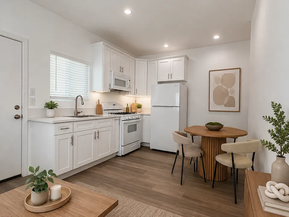 131 W 59th Pl #133-1/2