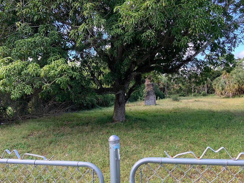1st image of 1099 N HAVERHILL Road