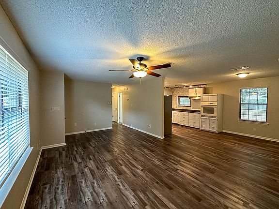 3rd image of 4406 Nora Ave