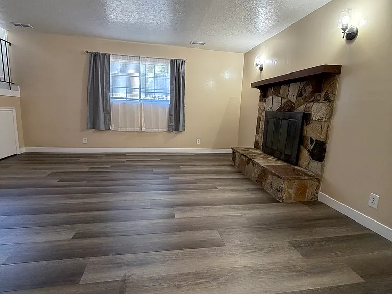 762 E Baker Dr — Photo 6