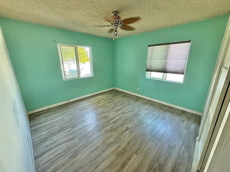 16529 San Fernando Mission Blvd — Photo 8