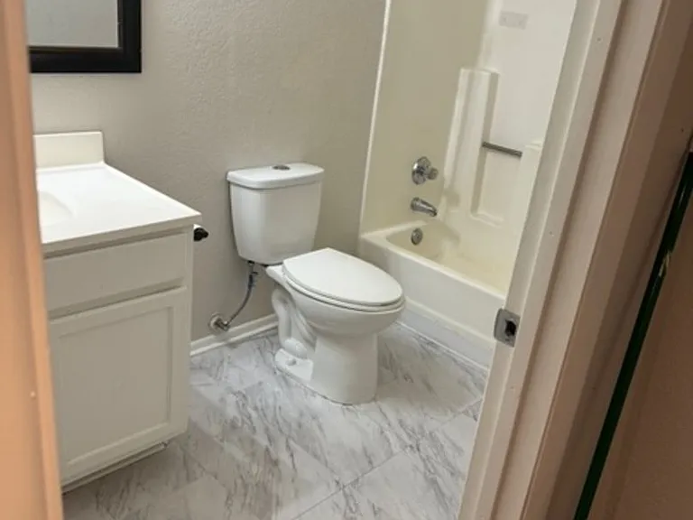 1336 E Mountain View Rd #202 — Photo 20
