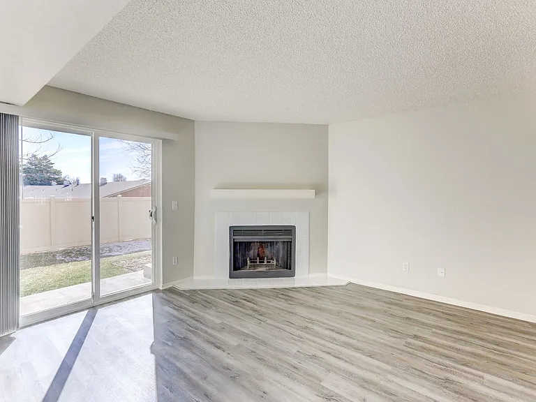 Dover Commons Apartments — Photo 15