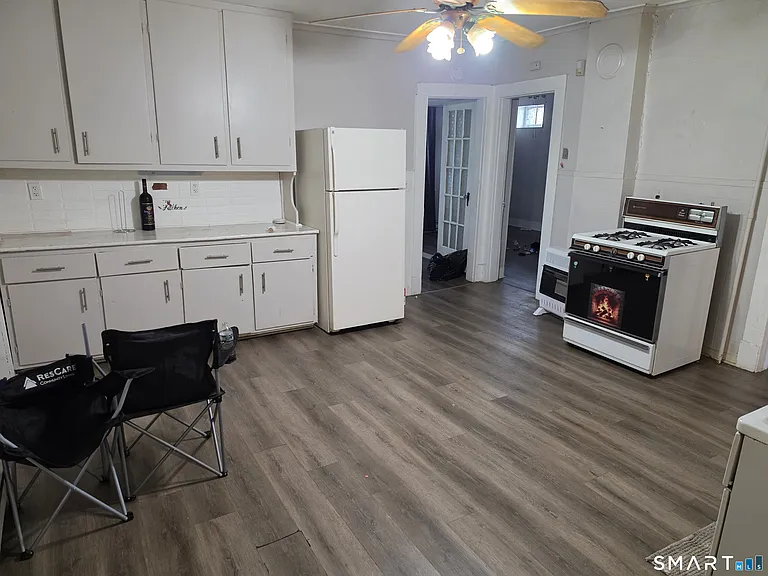 449 Wilson St — Photo 3