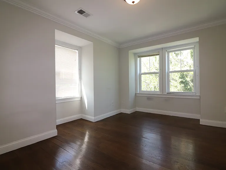 8 Nira Ave #3 — Photo 24