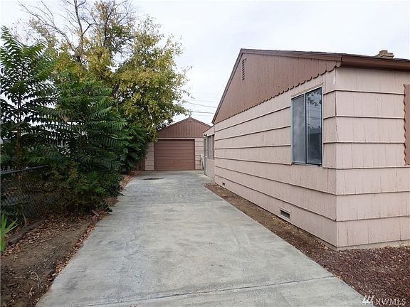 2nd image of 238 W Knolls Vista Dr