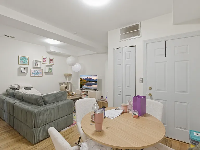 2240 W Palmer St #1R — Photo 3