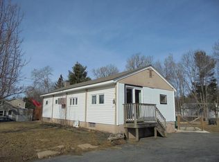 17 Myrtle St, Templeton, MA 01468