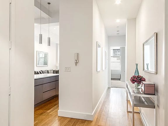 5th image of 49 E 21st St APT 2C