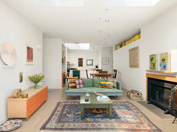 205 West 89th Street image 3 of 19