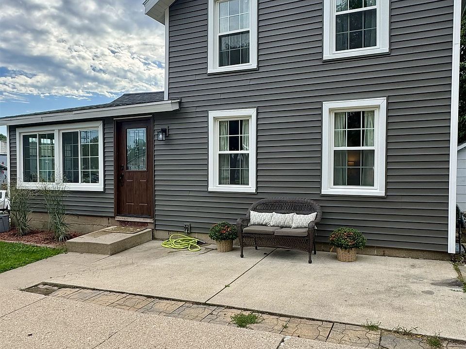1st image of 1625 15th Ave