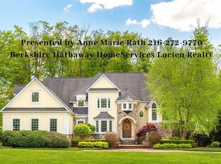 8145 Woodberry Blvd, Chagrin Falls, OH 44023