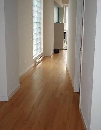 4th image of 950 W Erie St APT 504