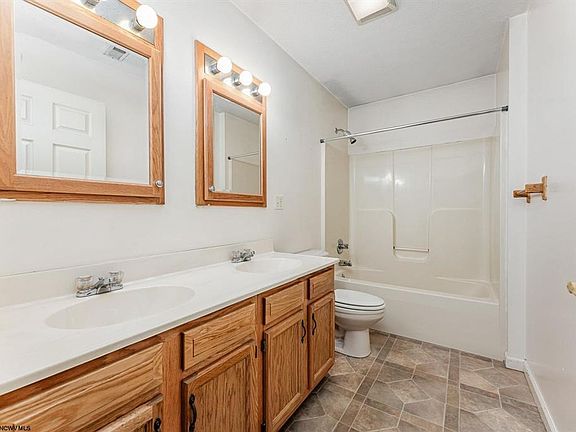 5th image of 334 Willey St #B