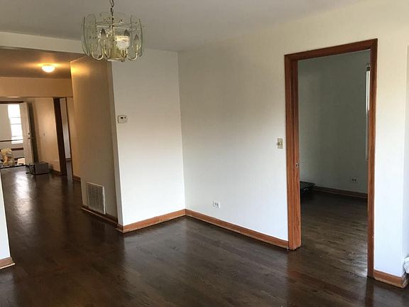 2nd image of 1039 W 34th Pl #2
