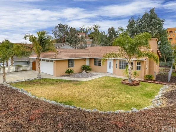 23041 Giant Fir Dr, Canyon Lake, CA 92587