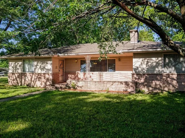 2302 Crawford Ave, Parsons, KS 67357