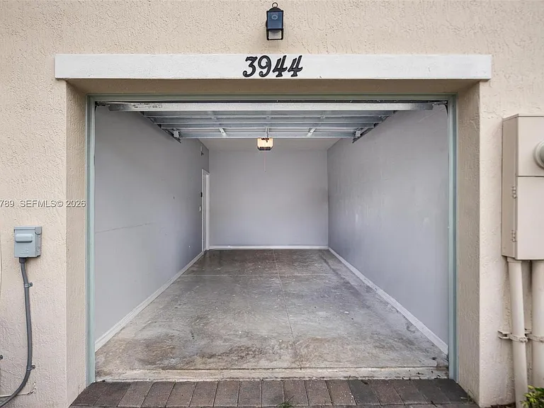 3944 Poinciana Ln #3944 — Photo 7
