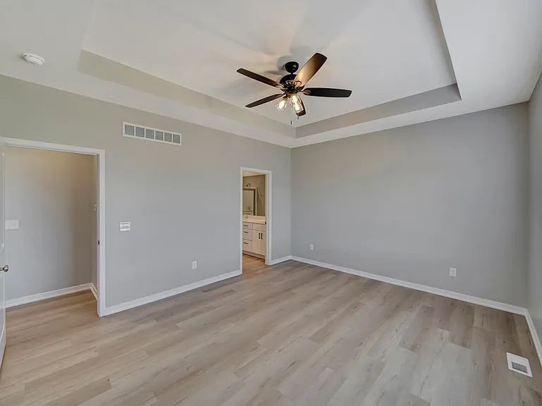 9049 S 42nd St — Photo 19