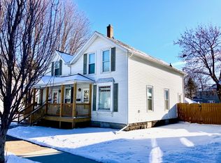 327 5th Ave #2, Baraboo, WI 53913