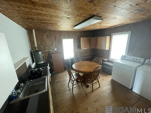 6865 Island Rd — Photo 3