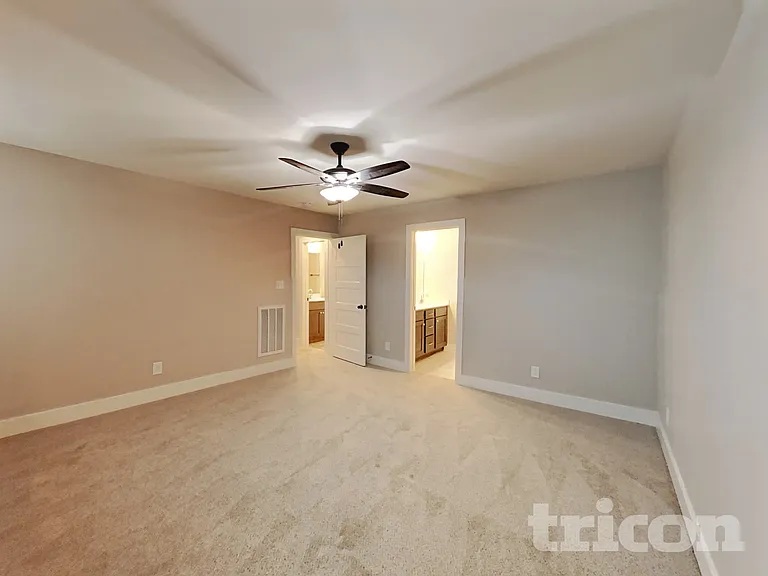 492 Woodtrace Dr — Photo 7