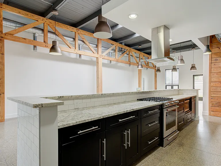 1300 Batavia Ave #2 — Photo 18