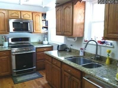 2nd image of 1909 Woodland St NE