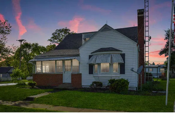 601 Park St, Cisne, IL 62823