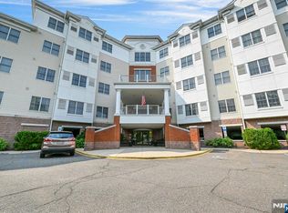 189 Forest Ave, Paramus, NJ 07652