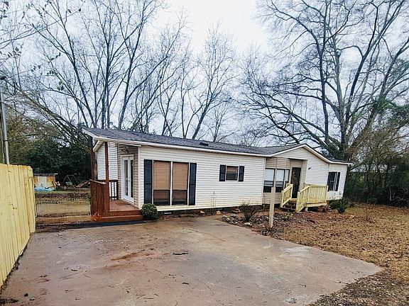 3rd image of 3241 Crest Hwy