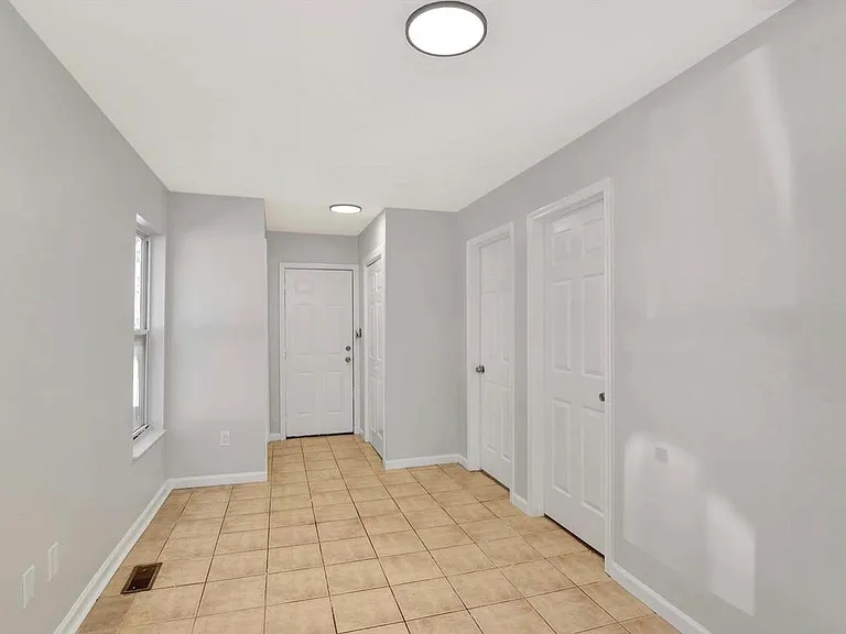 132 William St #1 — Photo 7