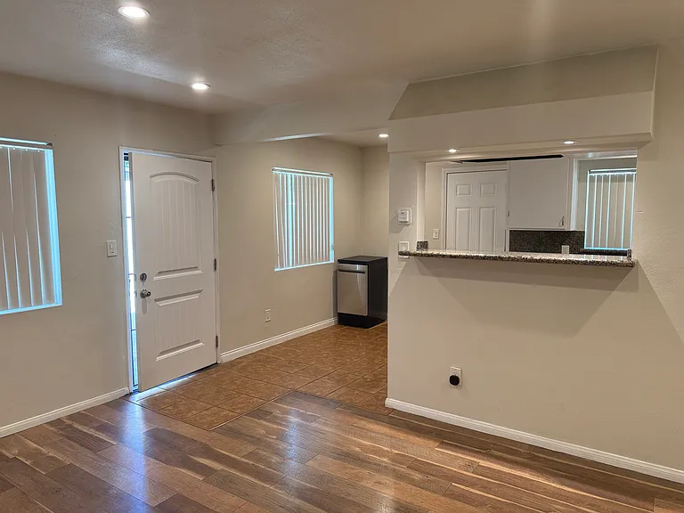 24441 University Ave #A — Photo 13